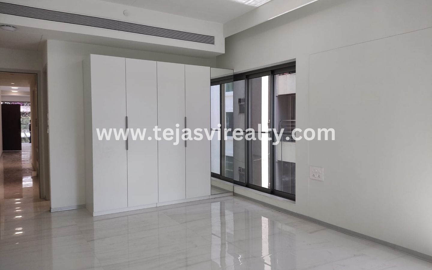 Juhu rental flats for families