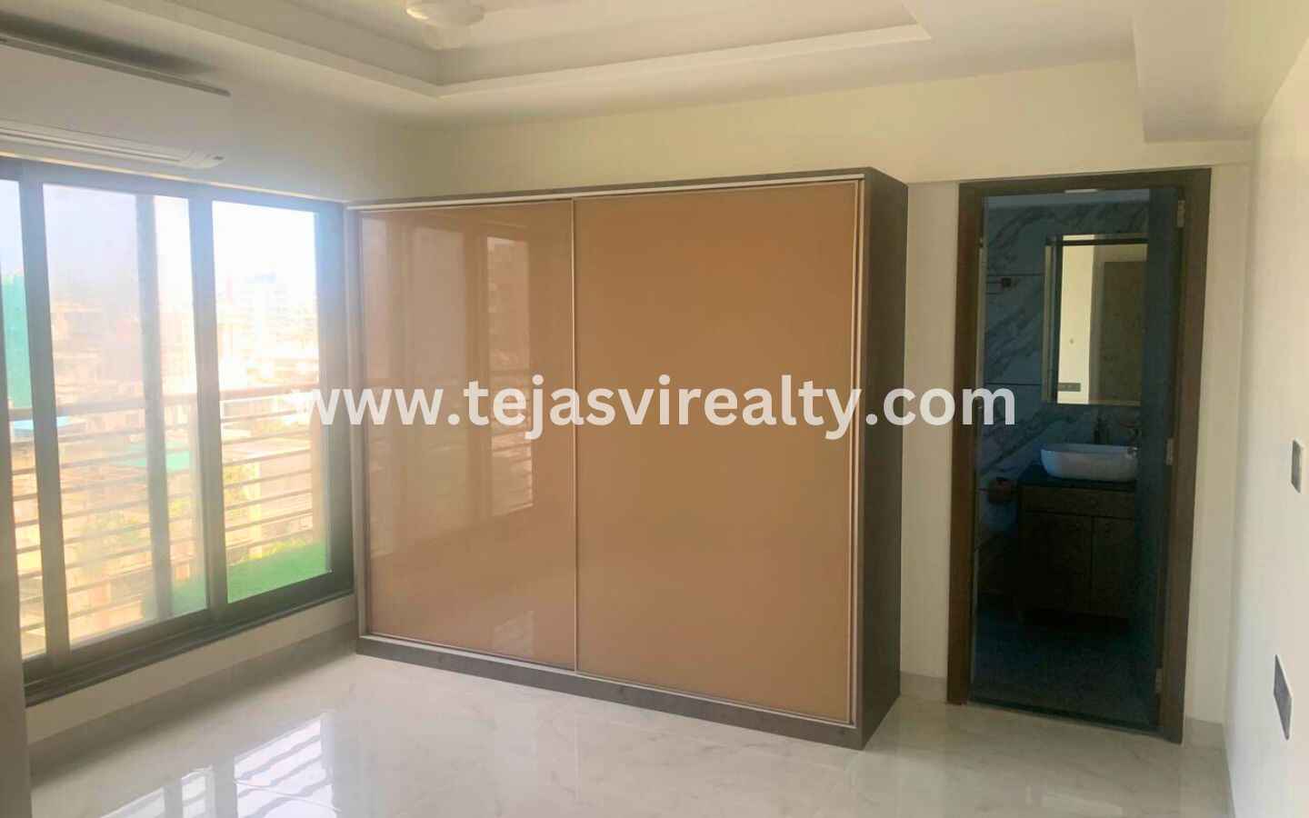 Fully furnished 5 BHK Juhu