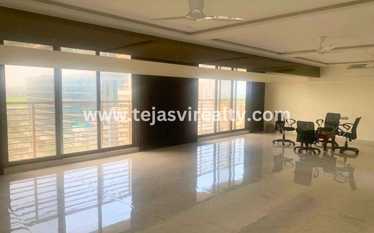 5 bhk flat for rent in juhu