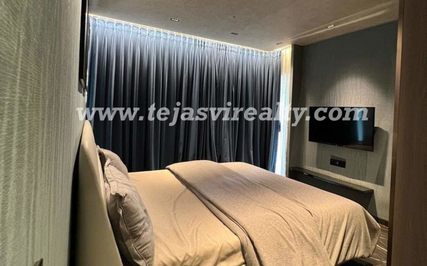 3 bhk in sale in DLH Legacy, juhu