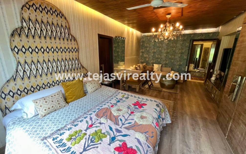 Celebrity-lane-luxury-property-near-Juhu-Beach-Mumbai