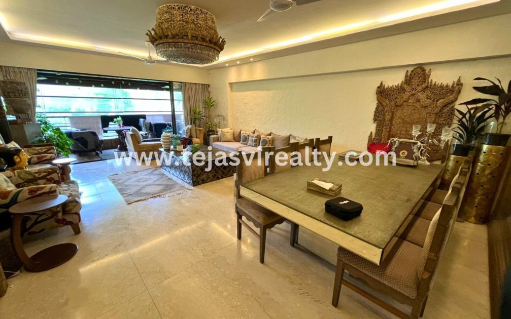 Fully-furnished-3-BHK-flat-for-sale-in-Juhu-near-beach