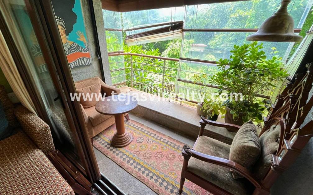 Sea-view-balcony-from-luxury-flat-near-Juhu-Beach-Mumbai